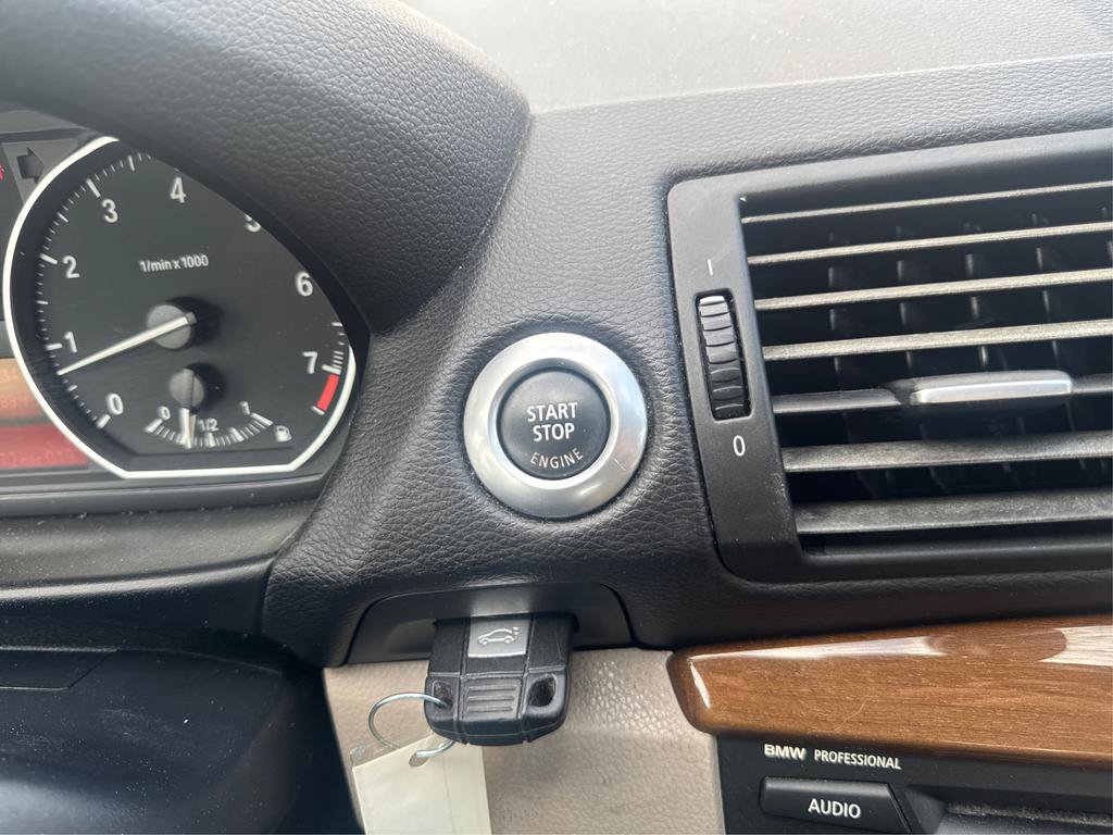 Used 2010 BMW 128i Convertible RWD image 21