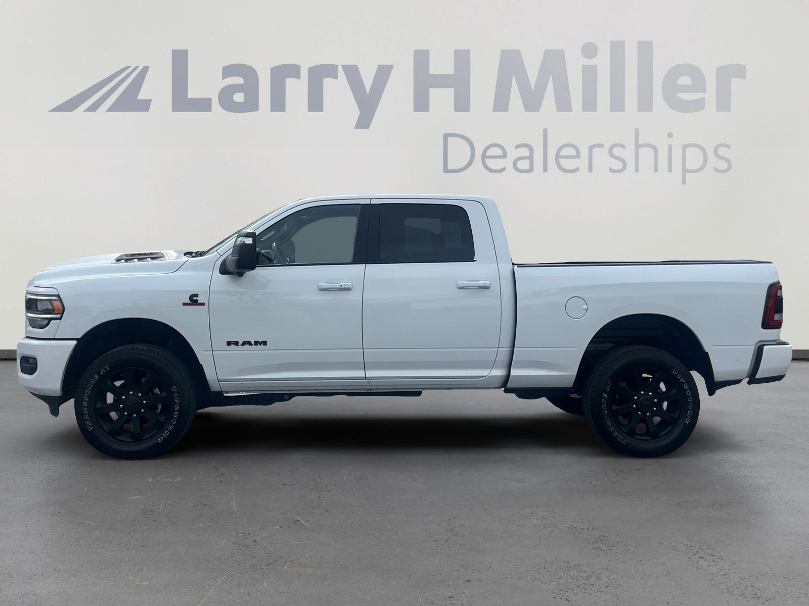 Used 2024 RAM 2500 Laramie w/ Night Edition image 2