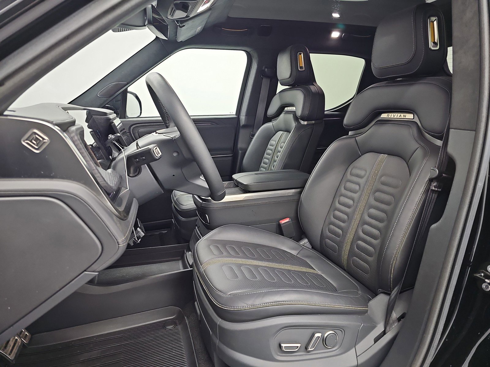 Used 2022 Rivian R1T Adventure AWD/4WD image 20