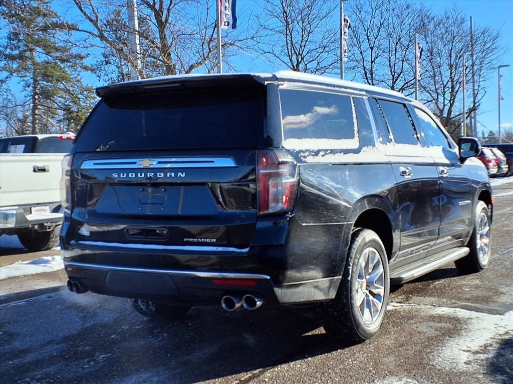 Used 2023 Chevrolet Suburban Premier image 5