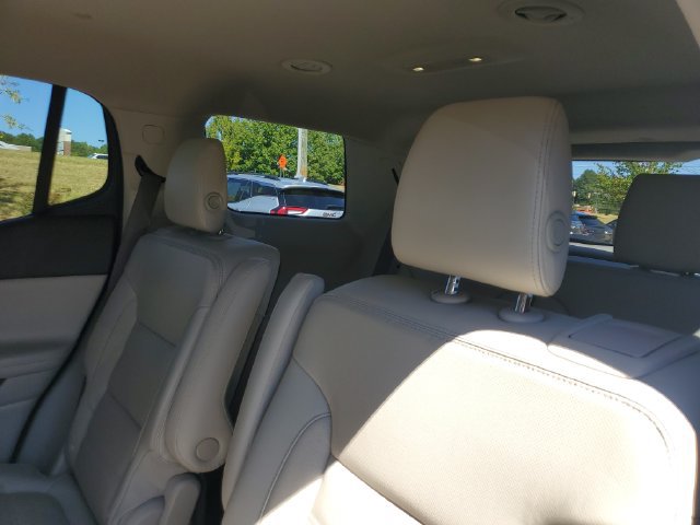 Used 2019 GMC Acadia Denali w/ Technology Package FWD image 16