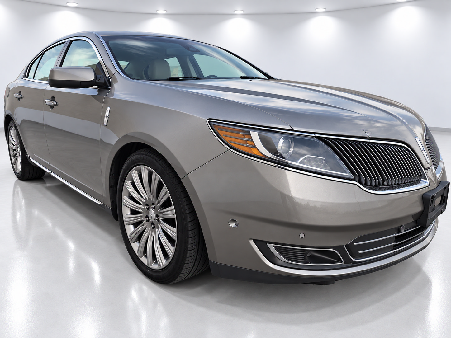 Used 2016 Lincoln MKS w/ Equipment Group 101A FWD image 2