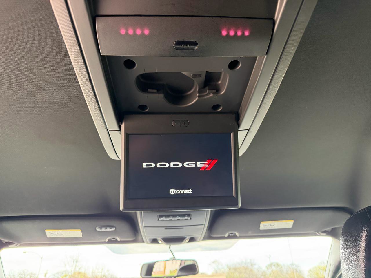 Used 2017 Dodge Grand Caravan GT w/ Safety Sphere Group FWD image 11