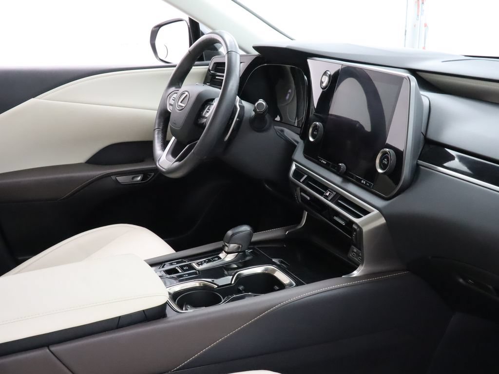 Used 2024 Lexus RX 350 FWD w/ Technology Package image 28
