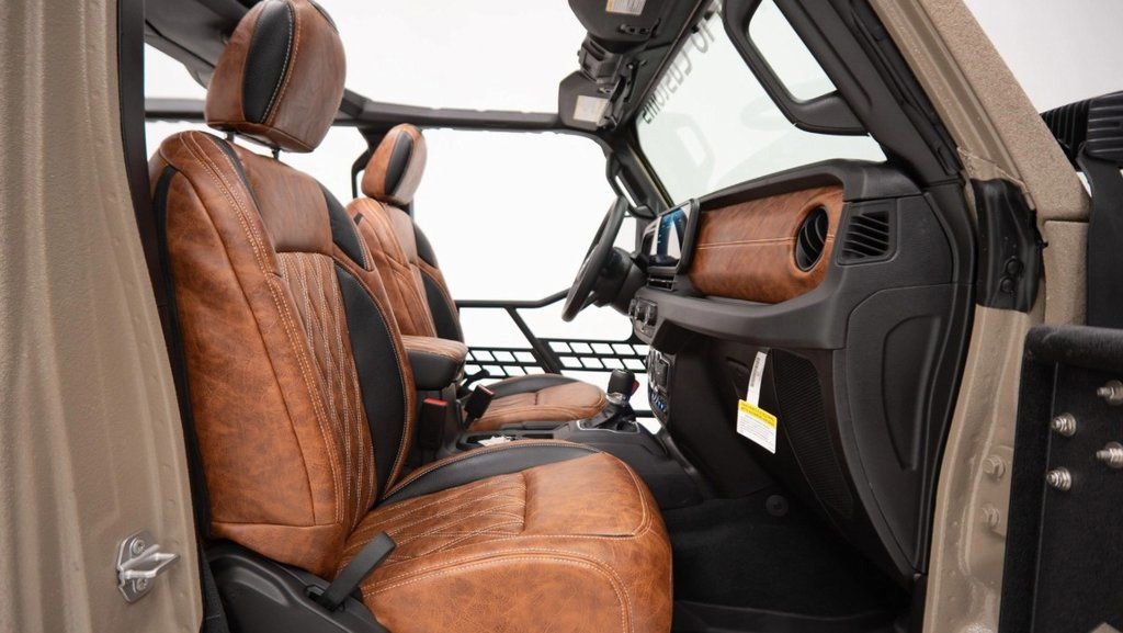 Used 2025 Jeep Wrangler Sport image 18