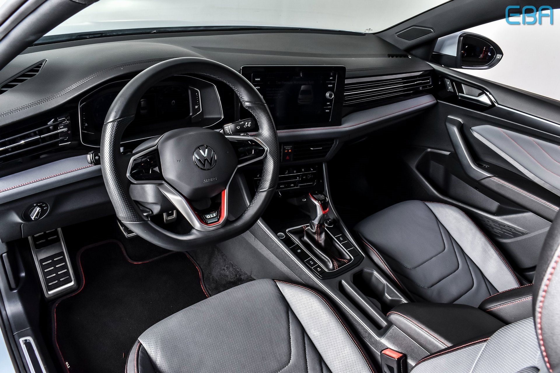 Used 2025 Volkswagen Jetta GLI Autobahn image 17