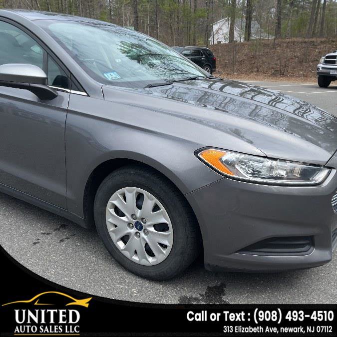Used 2014 Ford Fusion S FWD image 4