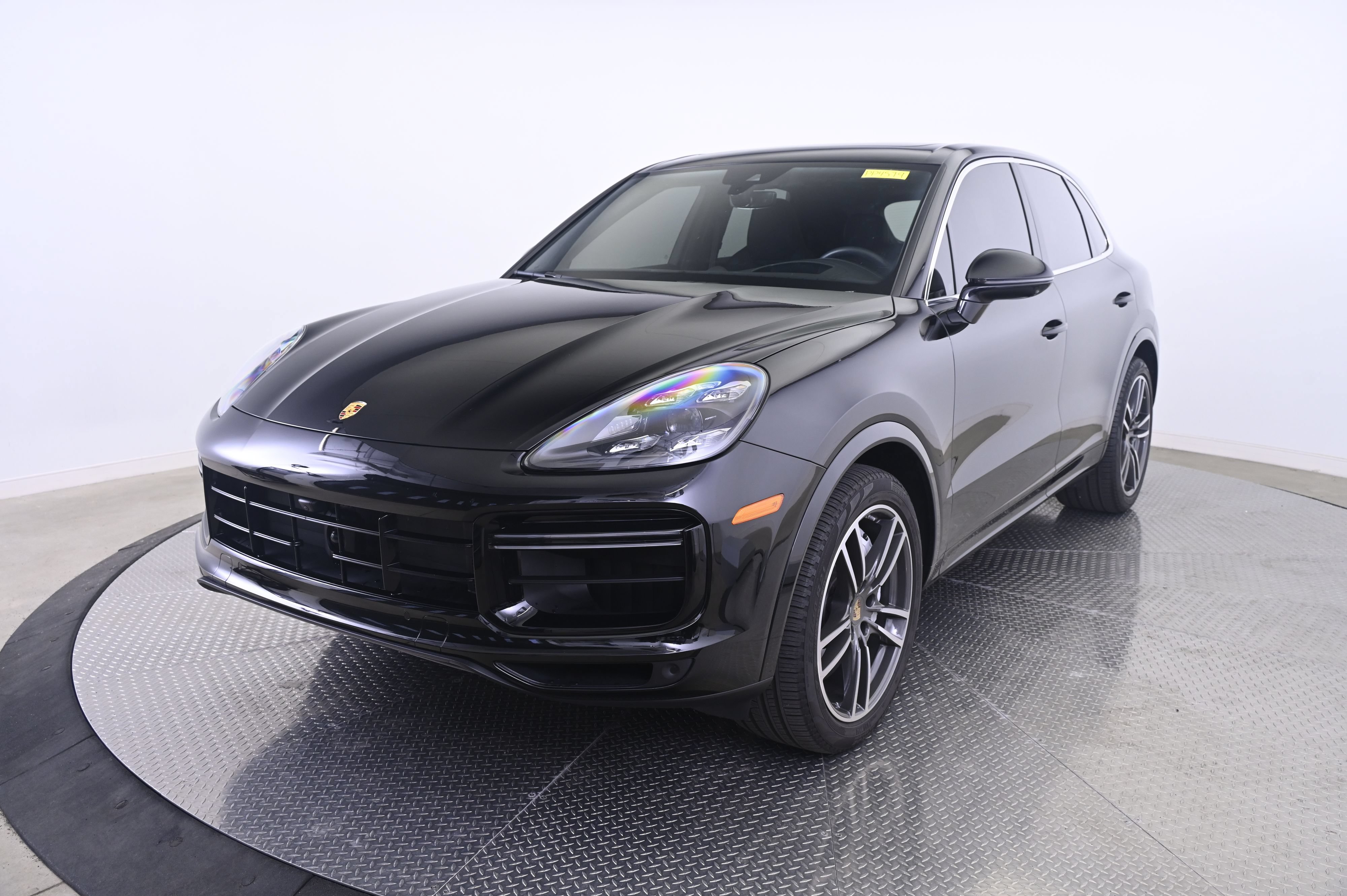 Used 2023 Porsche Cayenne Turbo AWD/4WD video 1