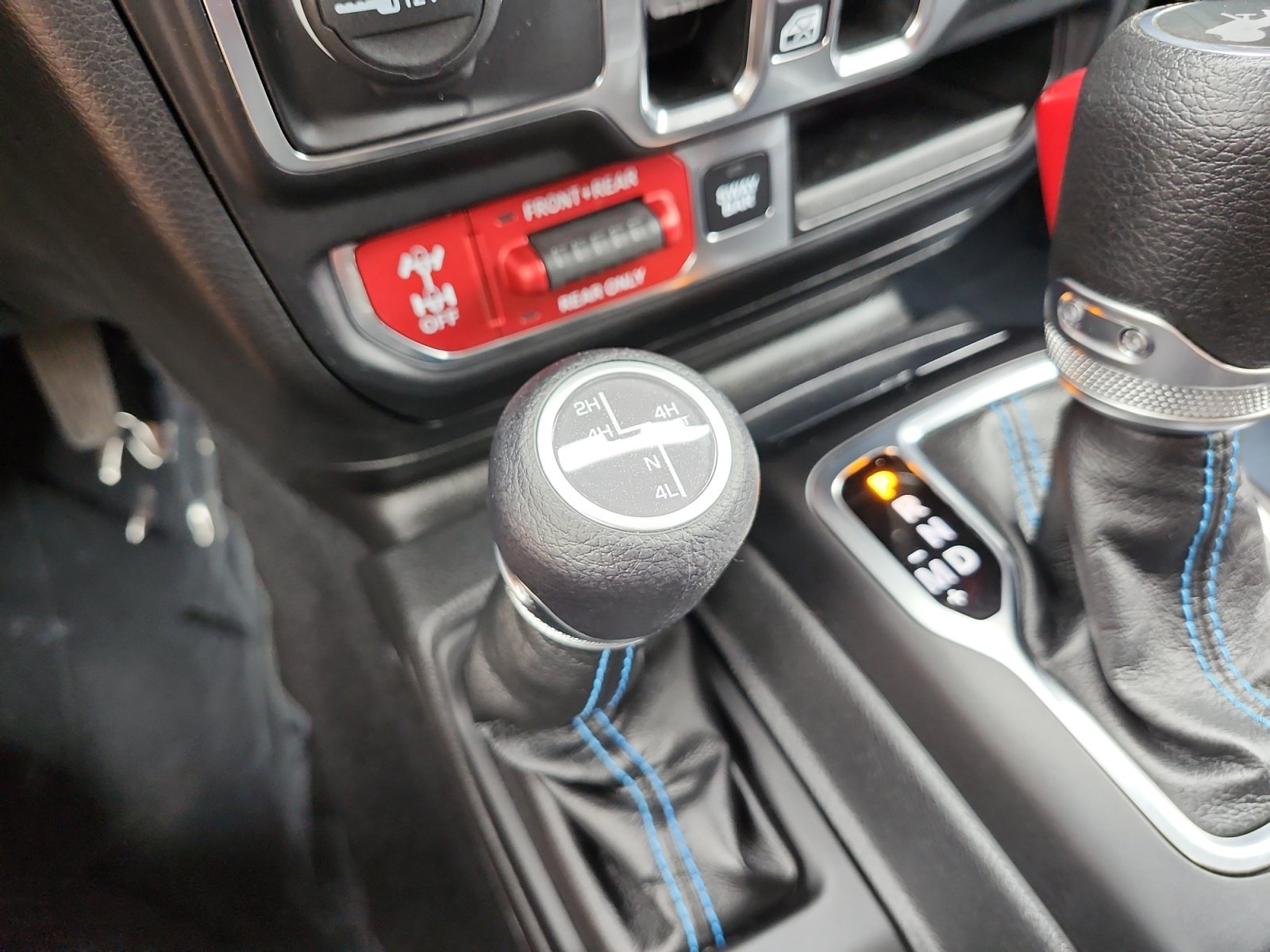 Used 2023 Jeep Wrangler Unlimited Rubicon 4xe w/ Cold Weather Group AWD/4WD image 23