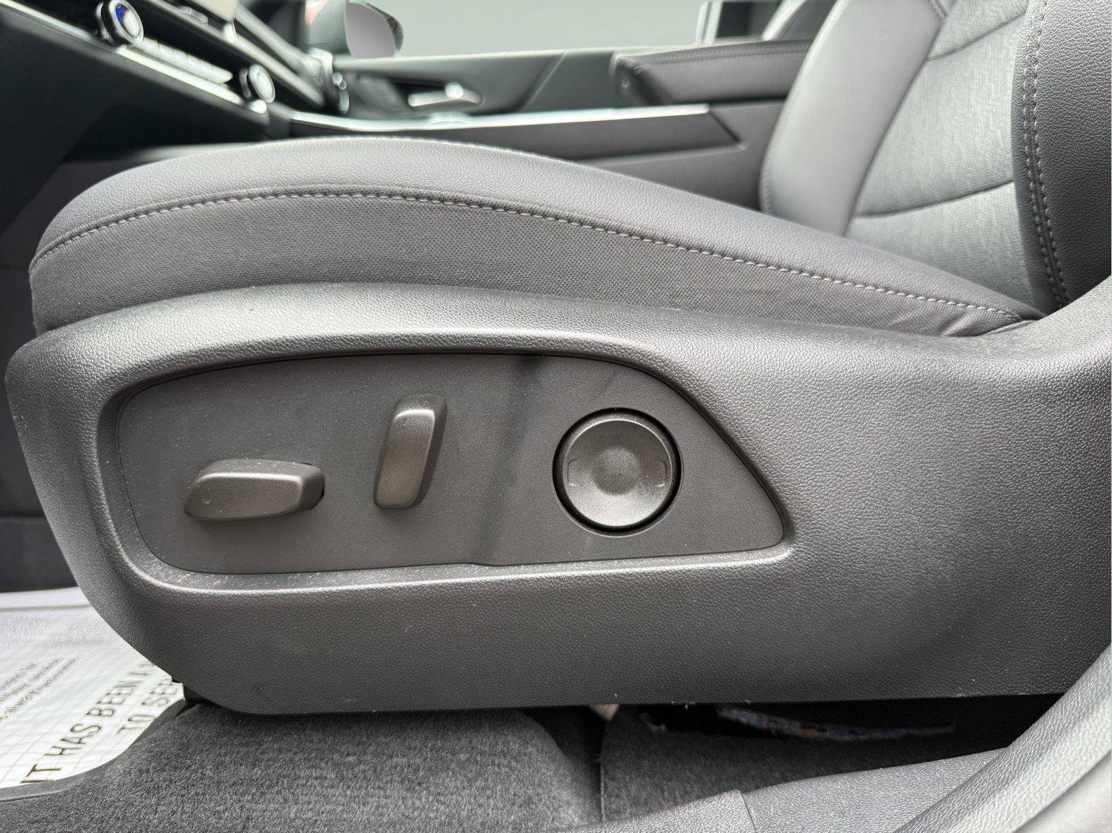 Used 2026 Chevrolet Equinox LT w/ Convenience Package II AWD/4WD image 8