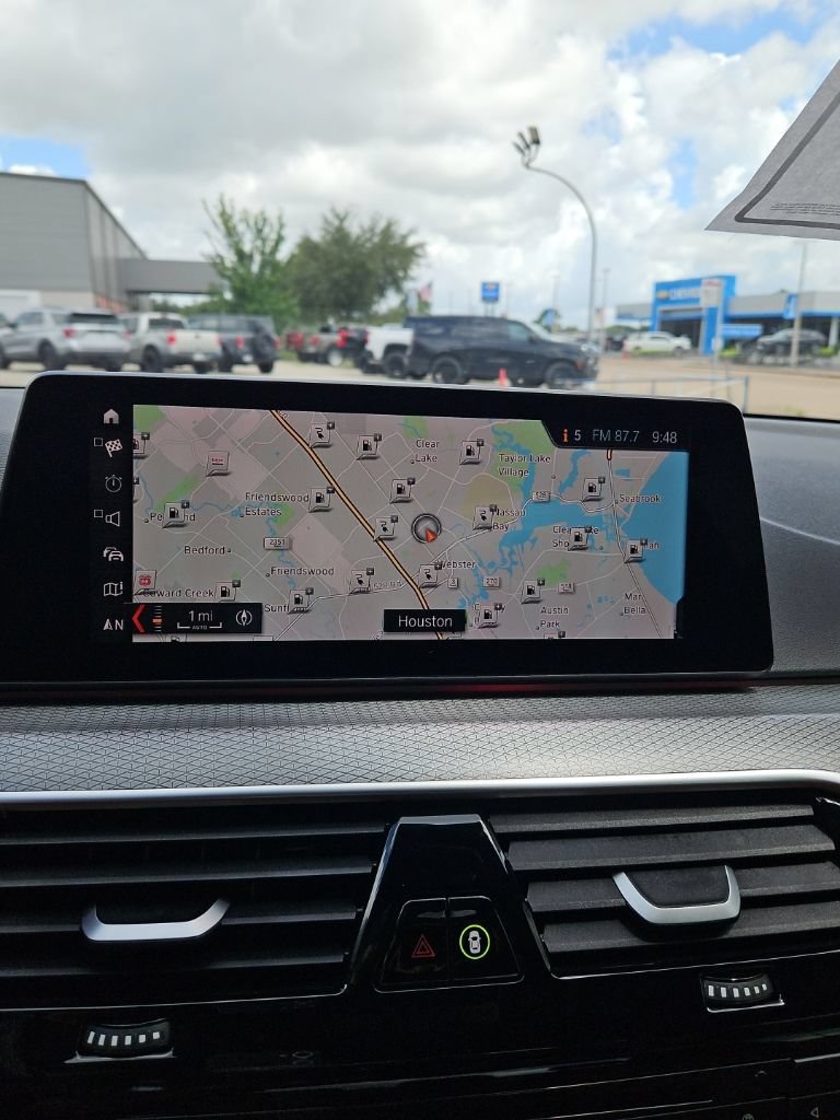 Used 2019 BMW 530e w/ M Sport Package RWD image 16