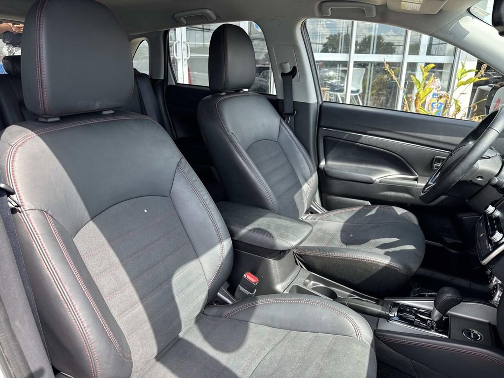 Used 2024 Mitsubishi Outlander Sport AWD image 11