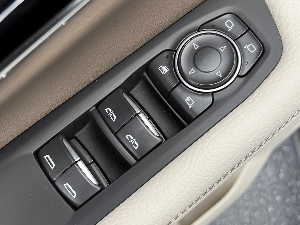 Used 2025 GMC Yukon XL Denali image 30