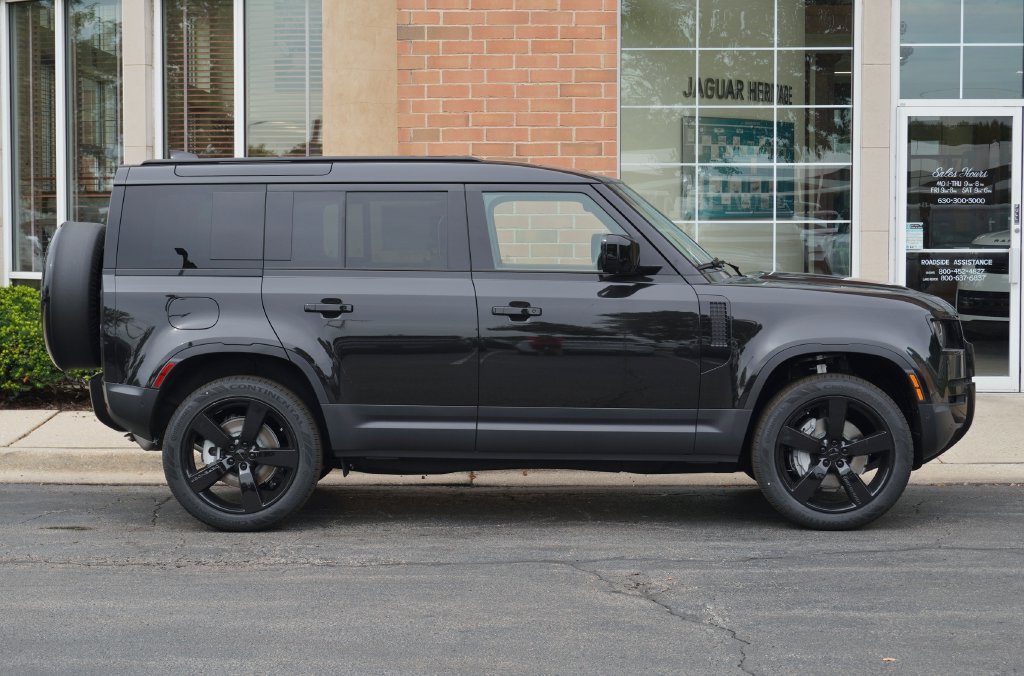 New 2026 Land Rover Defender 110 S AWD/4WD image 7