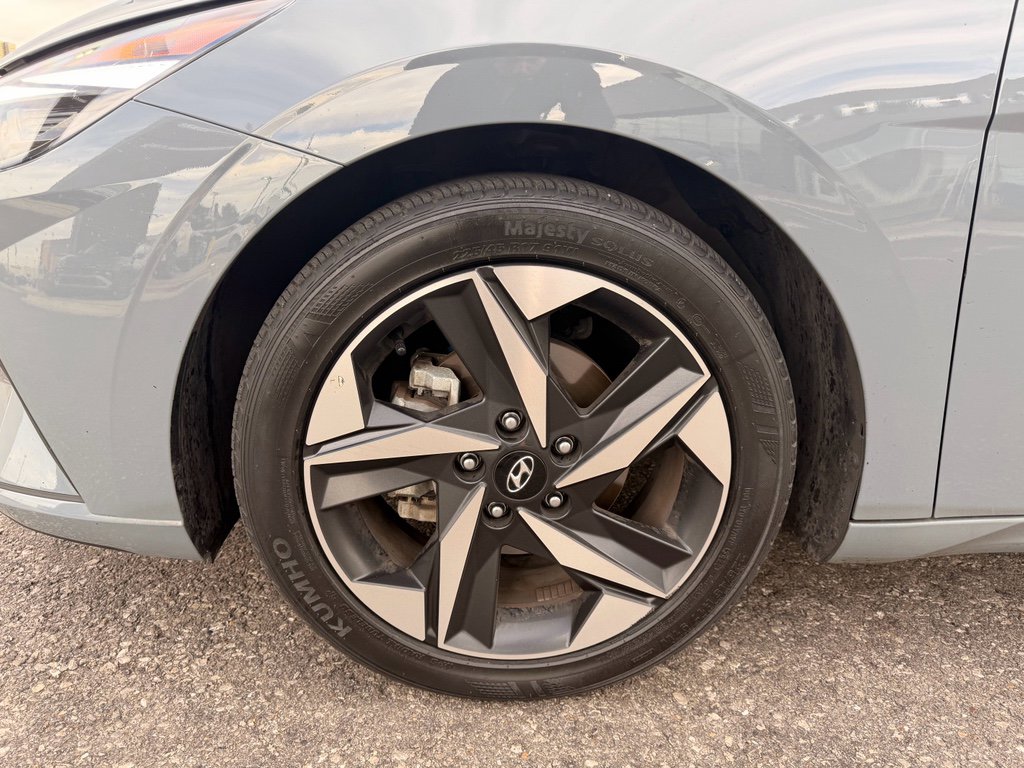 Used 2023 Hyundai Elantra SEL w/ Convenience Package image 9