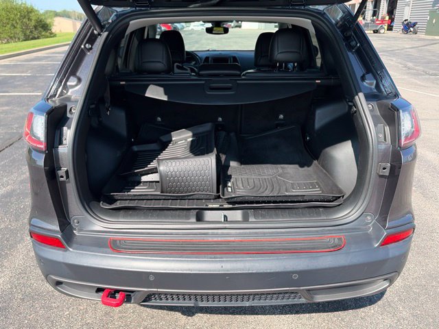 Used 2019 Jeep Cherokee Trailhawk AWD/4WD image 6