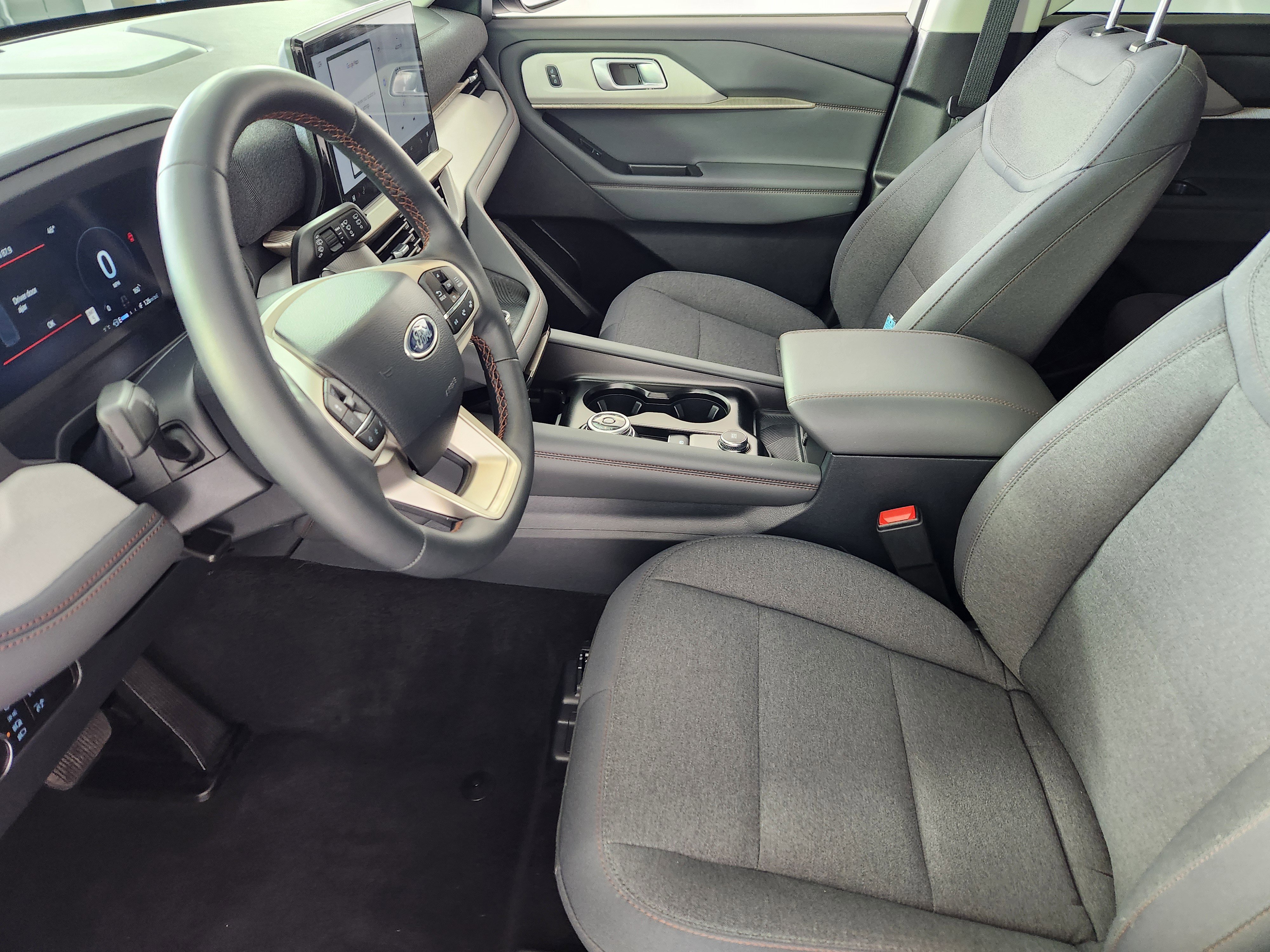 Used 2025 Ford Explorer Active image 10