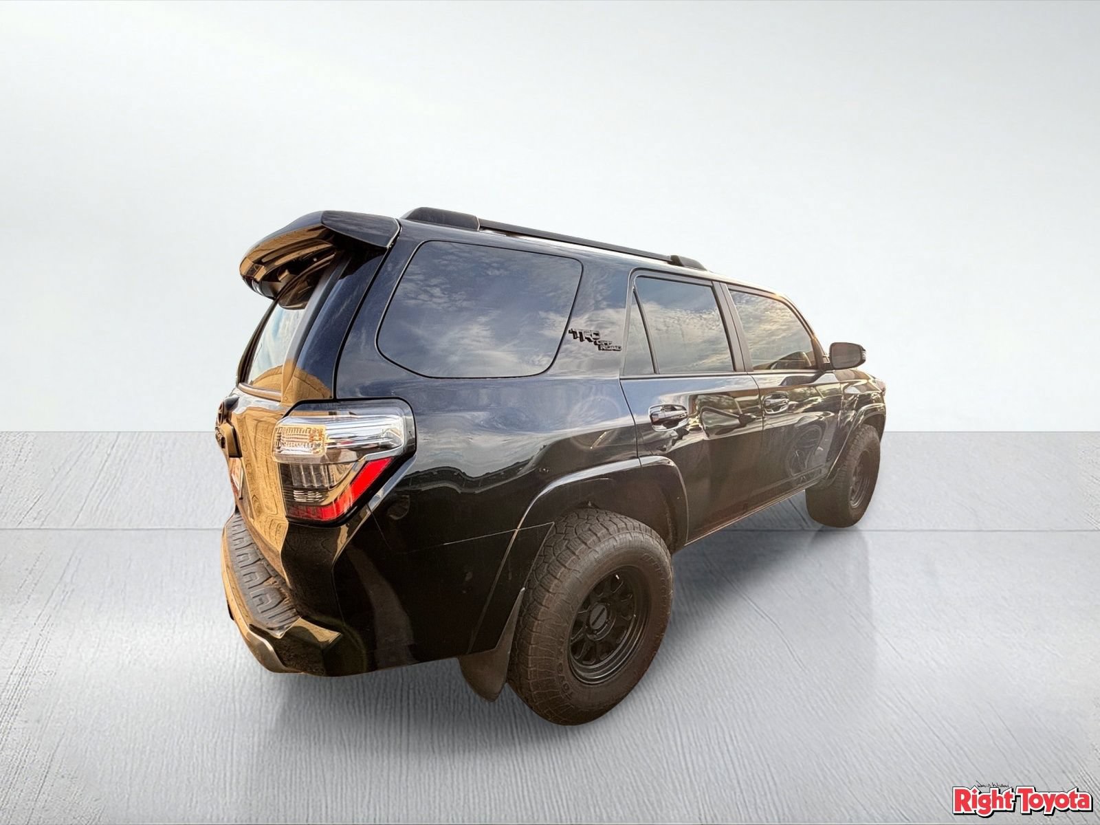 Certified 2024 Toyota 4Runner TRD Off-Road Premium w/ Moonroof Package AWD/4WD image 4