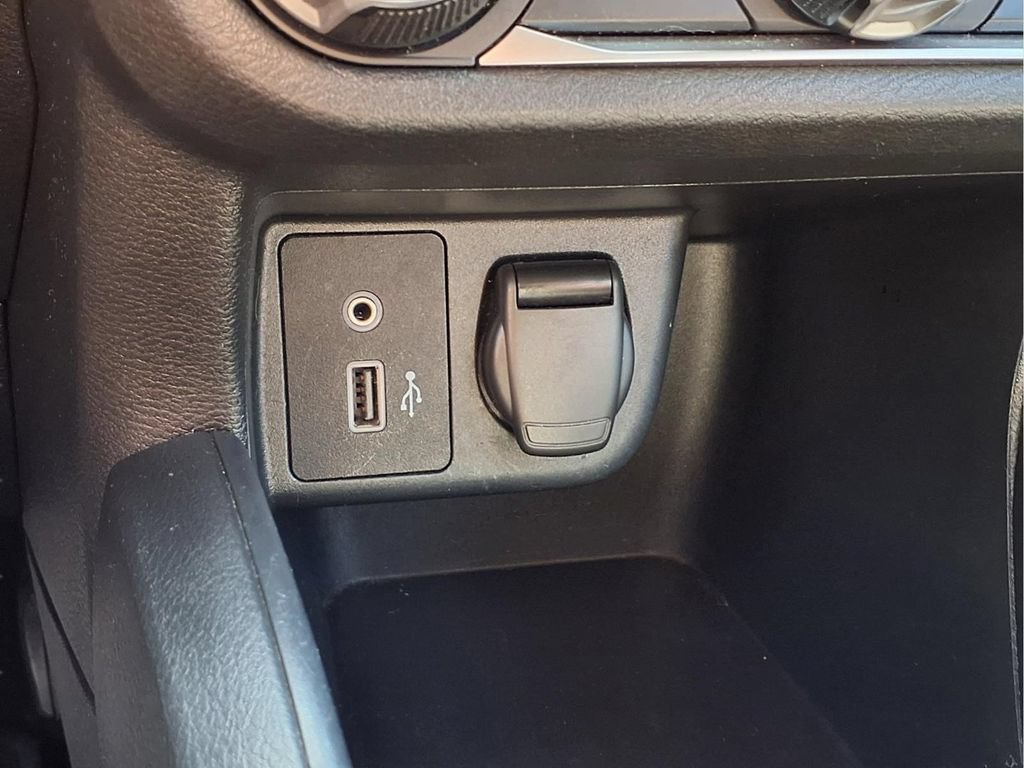 Used 2021 Nissan Versa SV FWD image 8