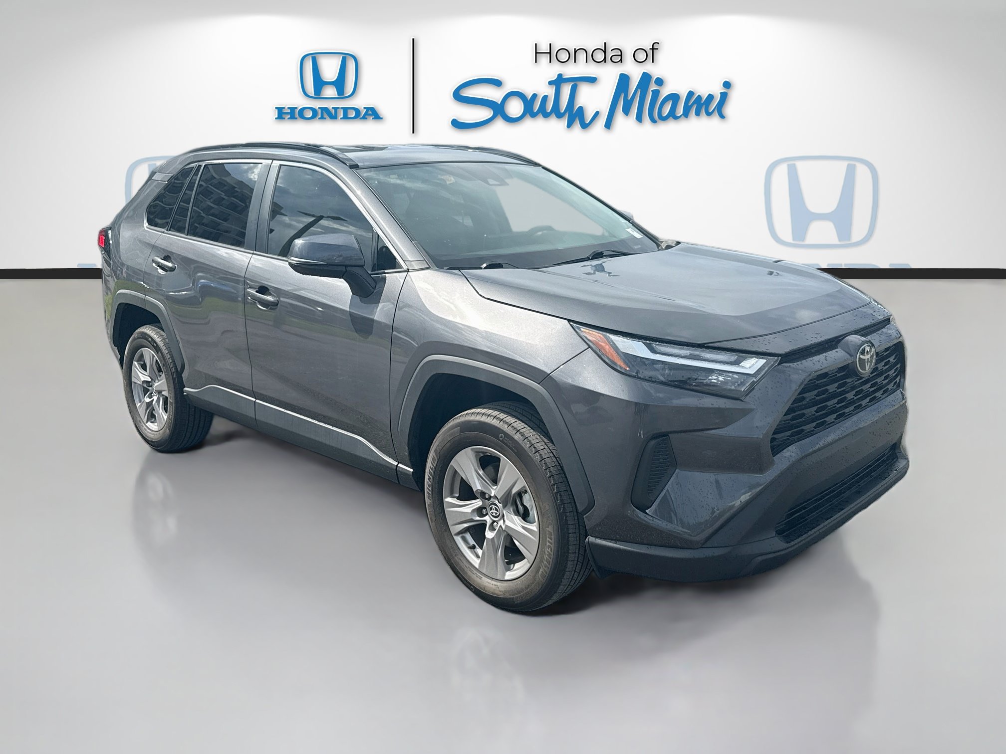 Used 2023 Toyota RAV4 XLE AWD/4WD image 1