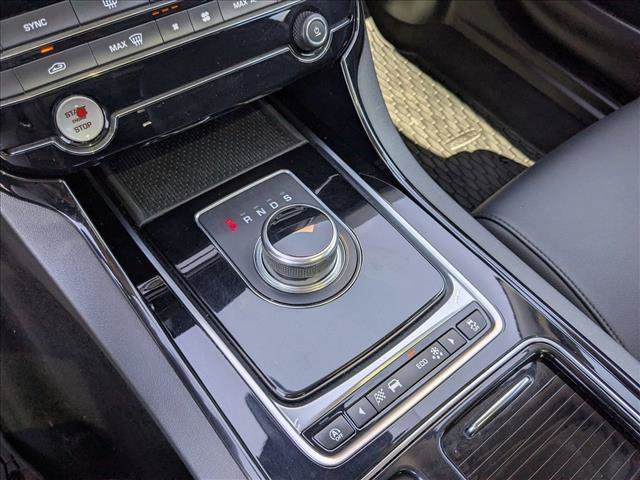Used 2018 Jaguar XE Premium RWD image 12