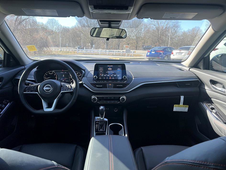 New 2025 Nissan Altima 2.5 SR image 19