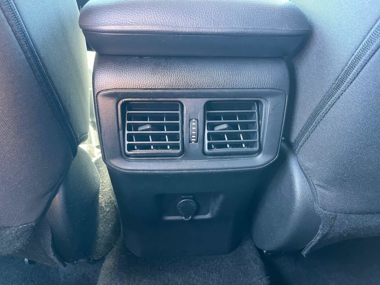Used 2024 Toyota RAV4 LE AWD/4WD image 21