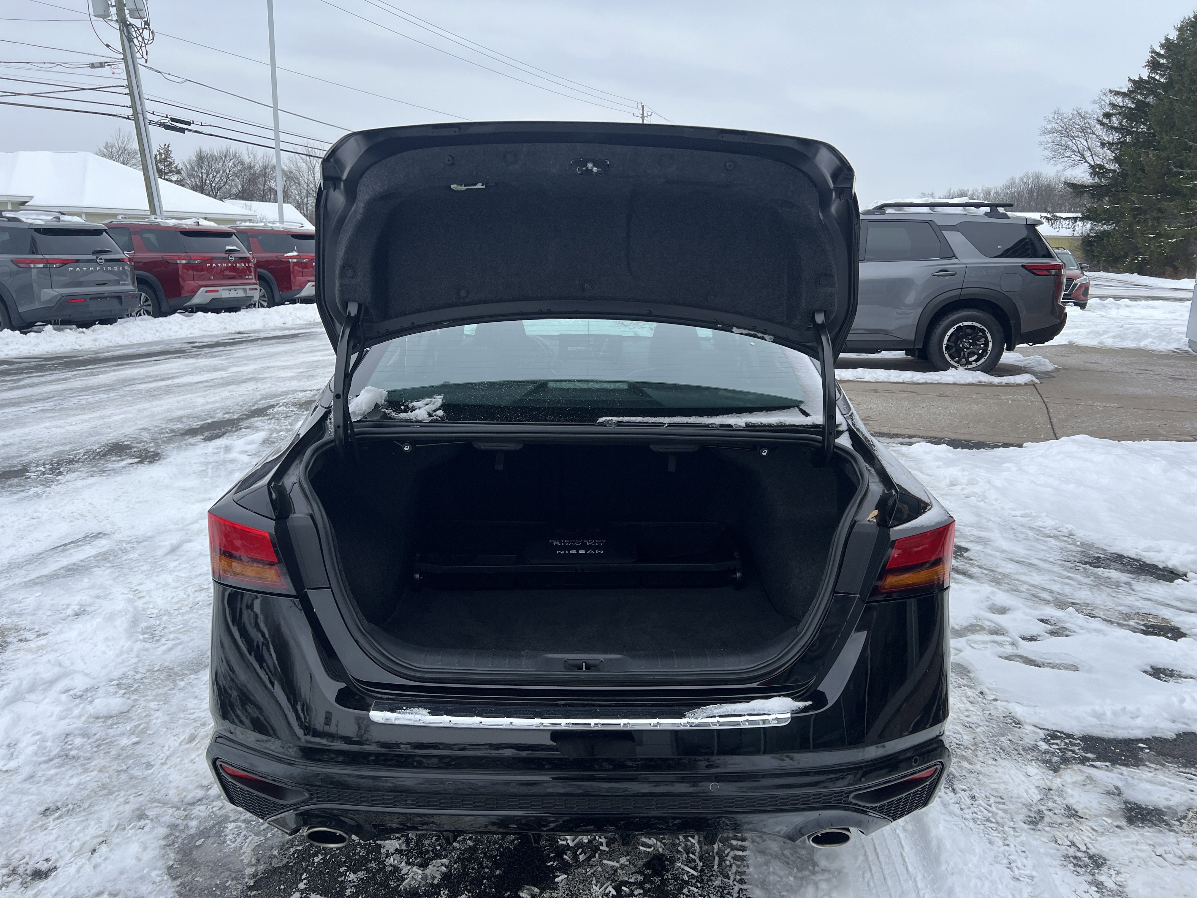 Certified 2023 Nissan Altima 2.5 SV w/ SV Premium Package image 10