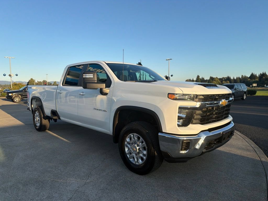 Used 2026 Chevrolet Silverado 3500 LT AWD/4WD image 8
