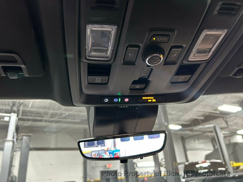 Used 2025 Chevrolet Suburban High Country image 20