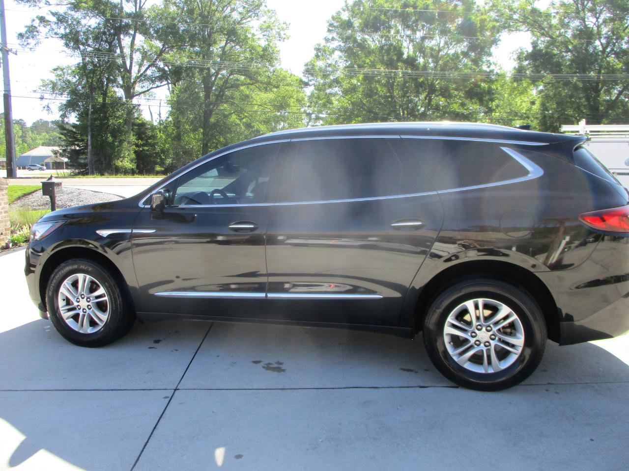 Used 2018 Buick Enclave Essence FWD image 10