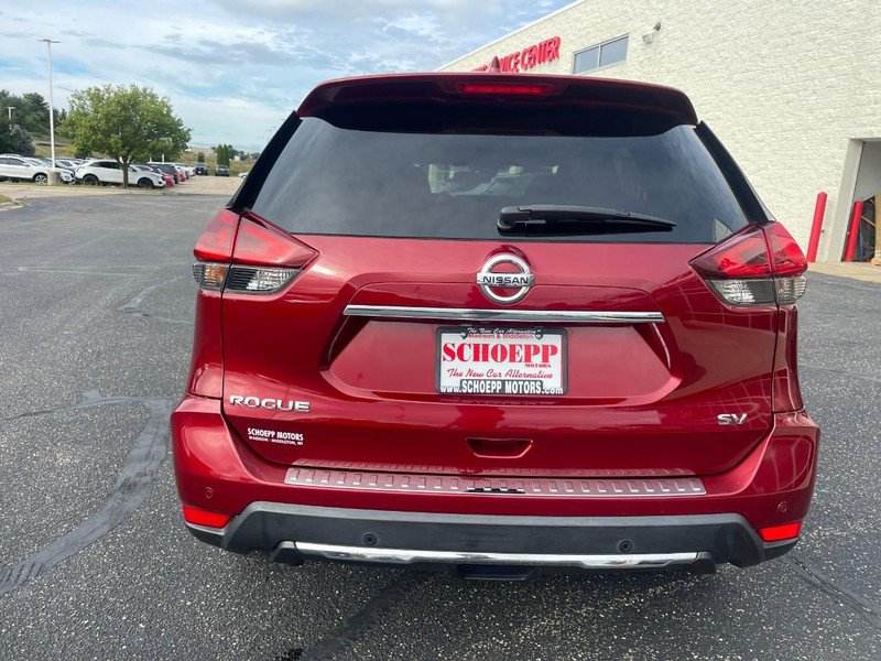 Used 2019 Nissan Rogue SV w/ Premium Package FWD image 4