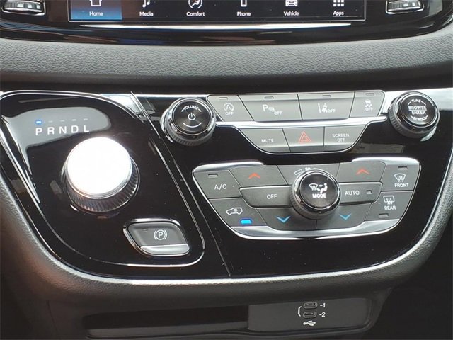 New 2026 Chrysler Voyager LX image 20