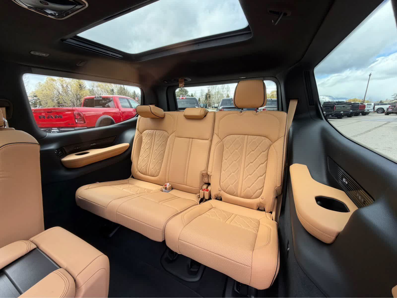 New 2026 Jeep Grand Wagoneer Summit AWD/4WD image 47
