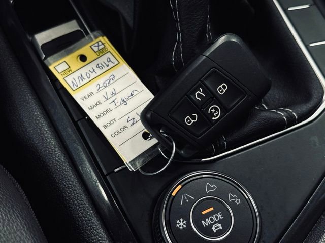 Used 2022 Volkswagen Tiguan SE R-Line image 38