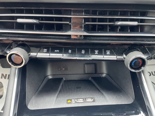 Used 2026 Chevrolet Traverse High Country w/ LPO, Floor Liner Package AWD/4WD image 31