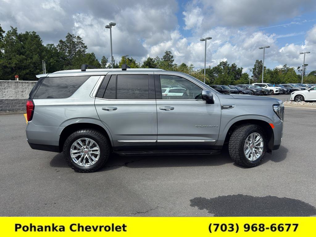 Certified 2023 GMC Yukon SLT w/ SLT Luxury Package AWD/4WD image 8