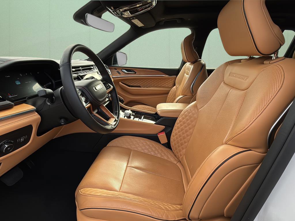 Used 2024 Jeep Grand Cherokee L Summit image 19