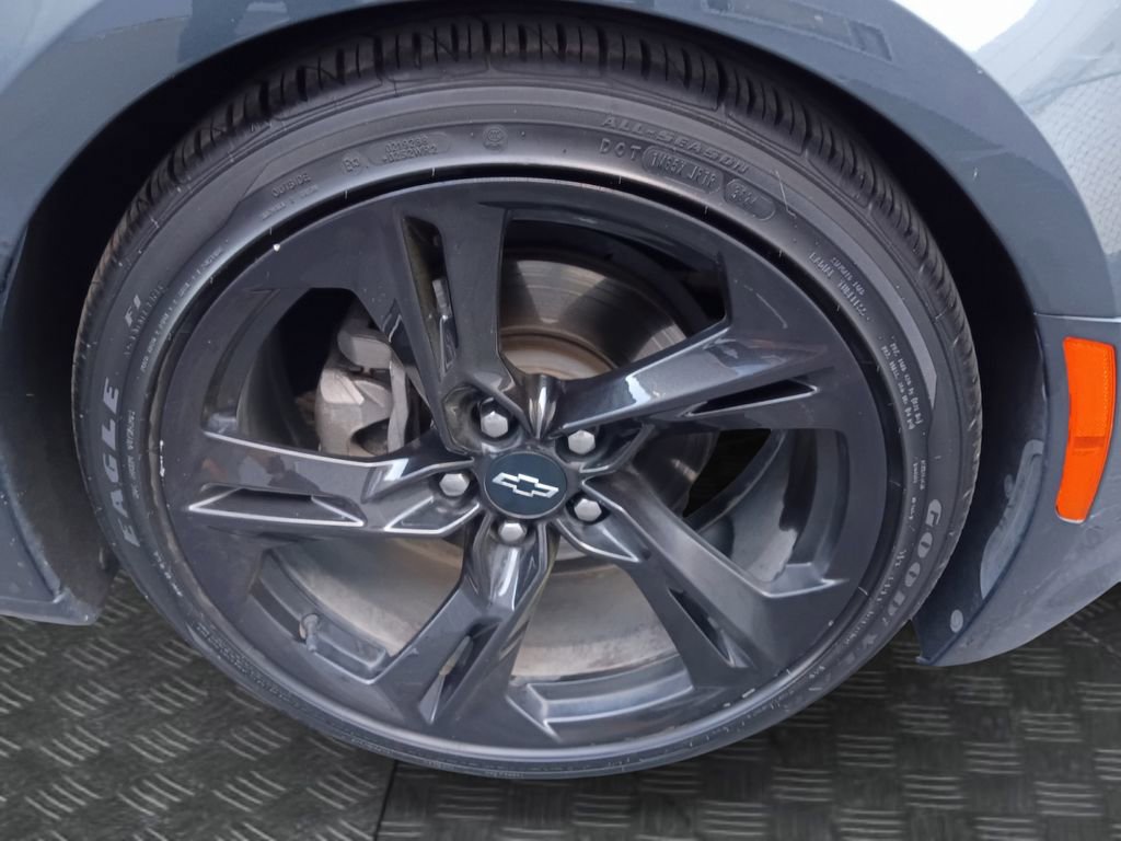 Used 2020 Chevrolet Camaro LT image 23