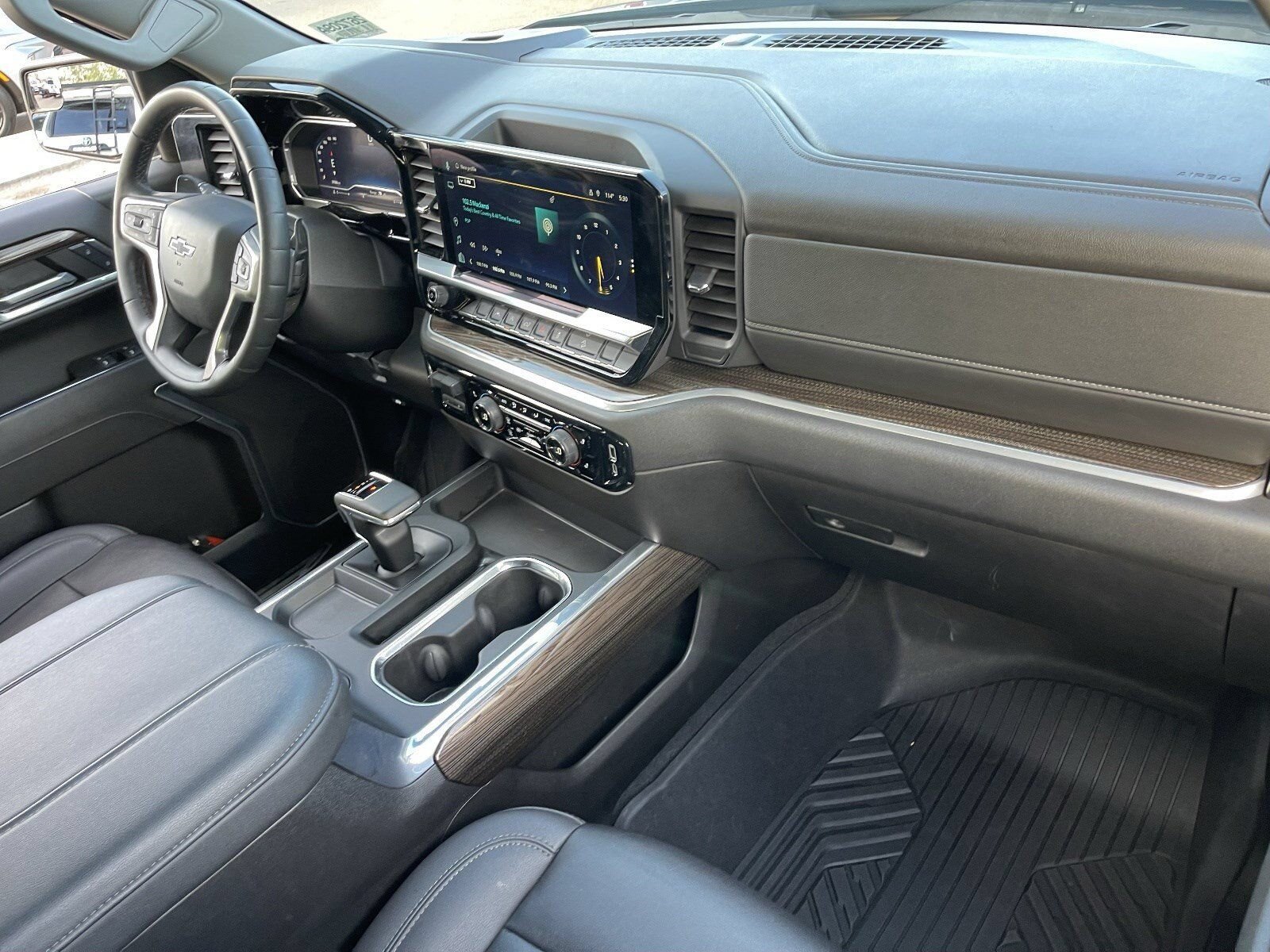 Certified 2024 Chevrolet Silverado 1500 RST w/ Convenience Package II AWD/4WD image 13