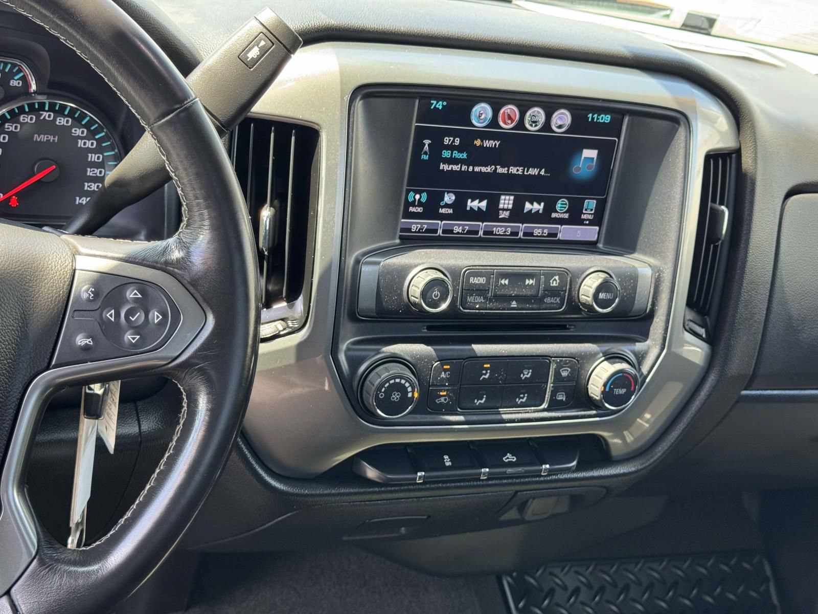 Used 2018 Chevrolet Silverado 1500 LT AWD/4WD image 3