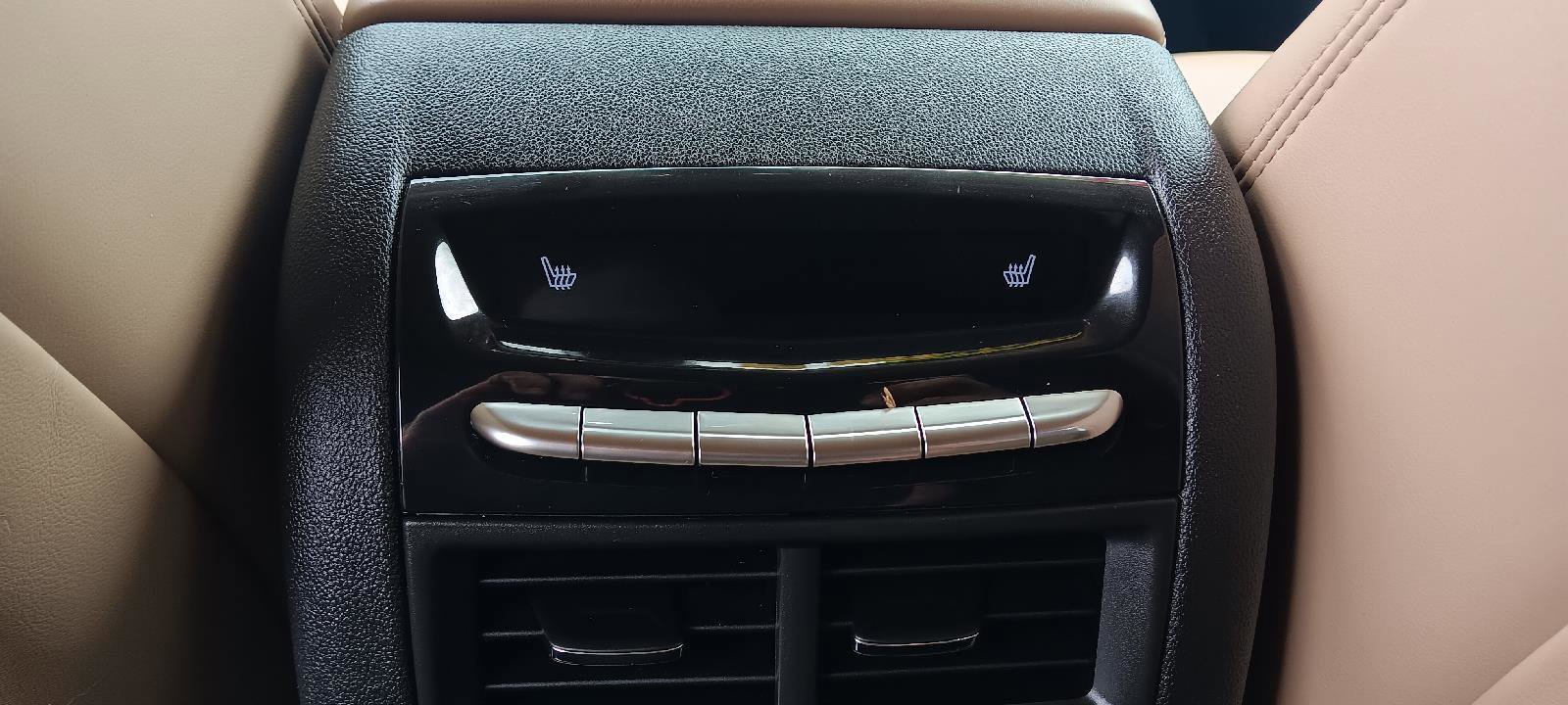 Used 2021 Cadillac XT5 Premium Luxury w/ Platinum Package image 7