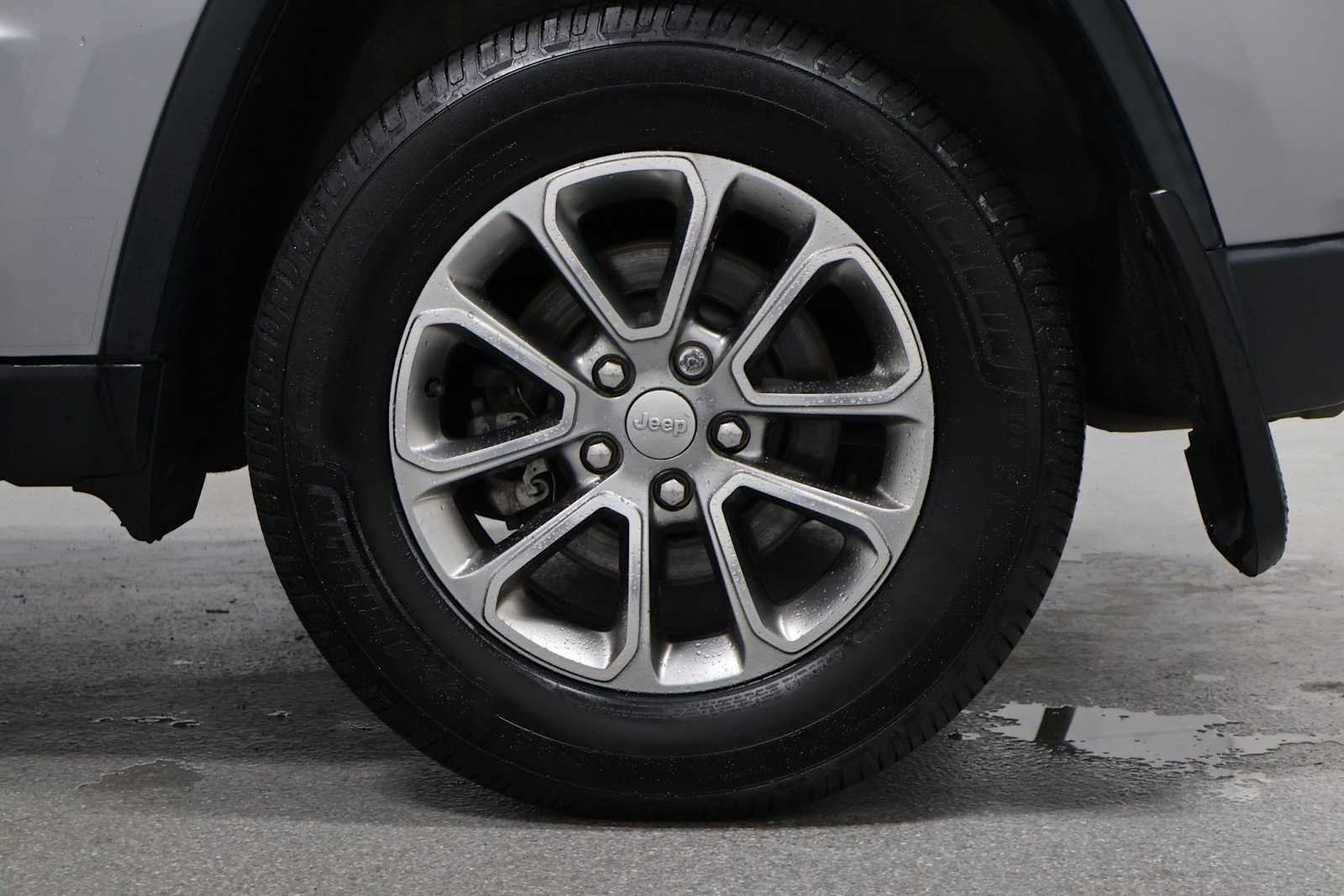 Used 2014 Jeep Grand Cherokee Limited w/ Trailer Tow Group IV image 35