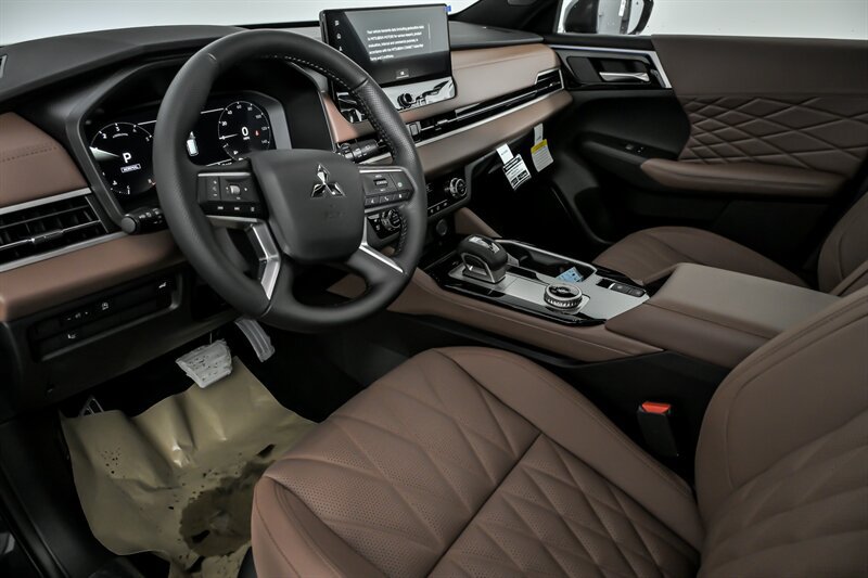 New 2026 Mitsubishi Outlander SEL FWD image 13