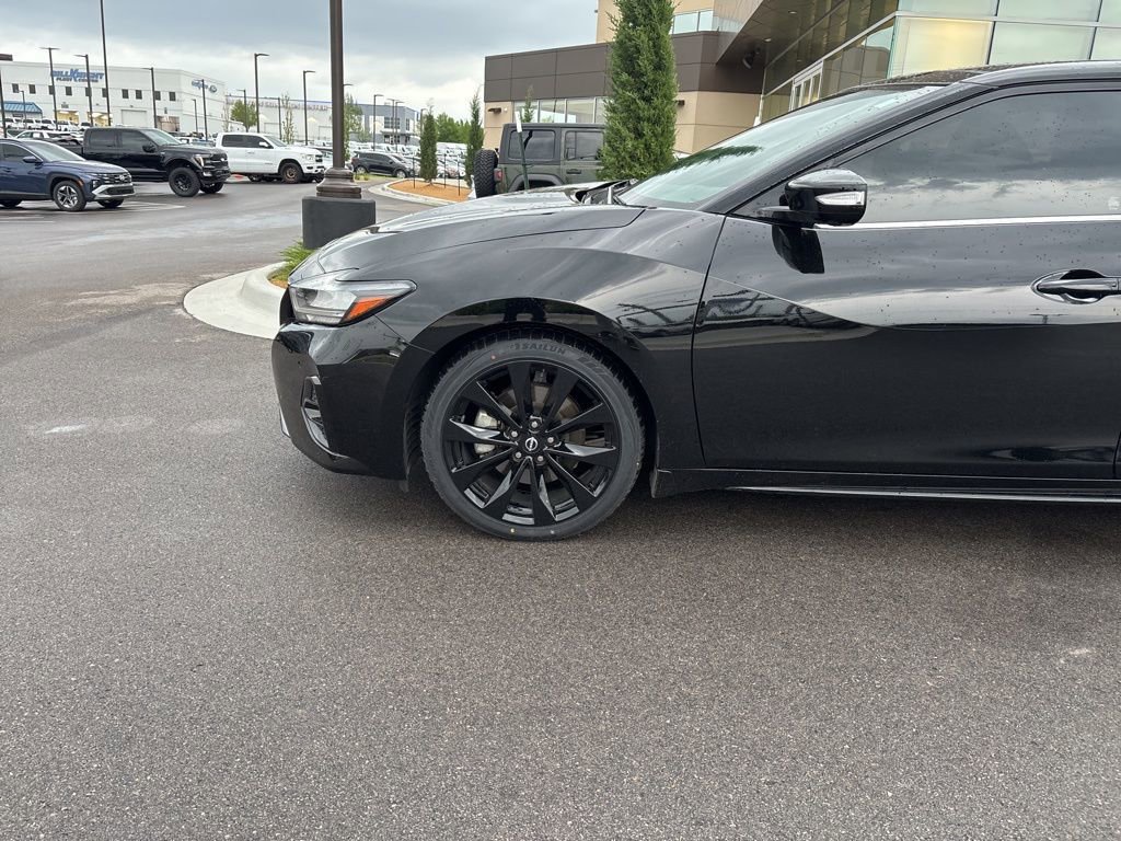 Used 2023 Nissan Maxima SR w/ Sport Mat Group image 8