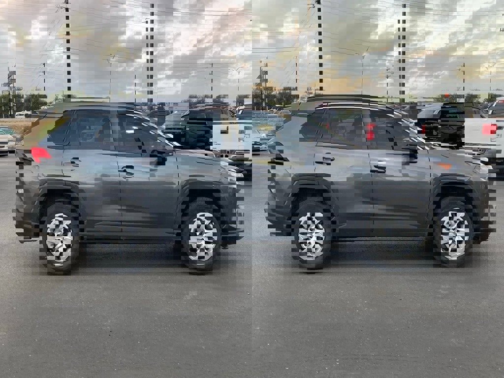 Used 2021 Toyota RAV4 LE w/ Carpet Mat Package (TMS) image 4