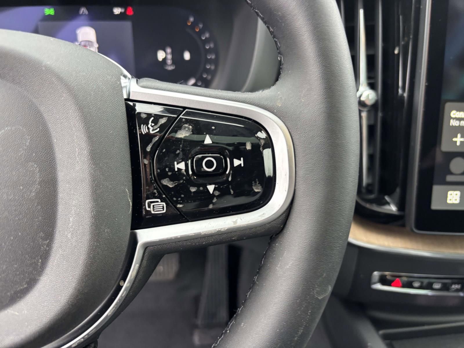 New 2026 Volvo XC60 B5 Plus AWD/4WD image 18