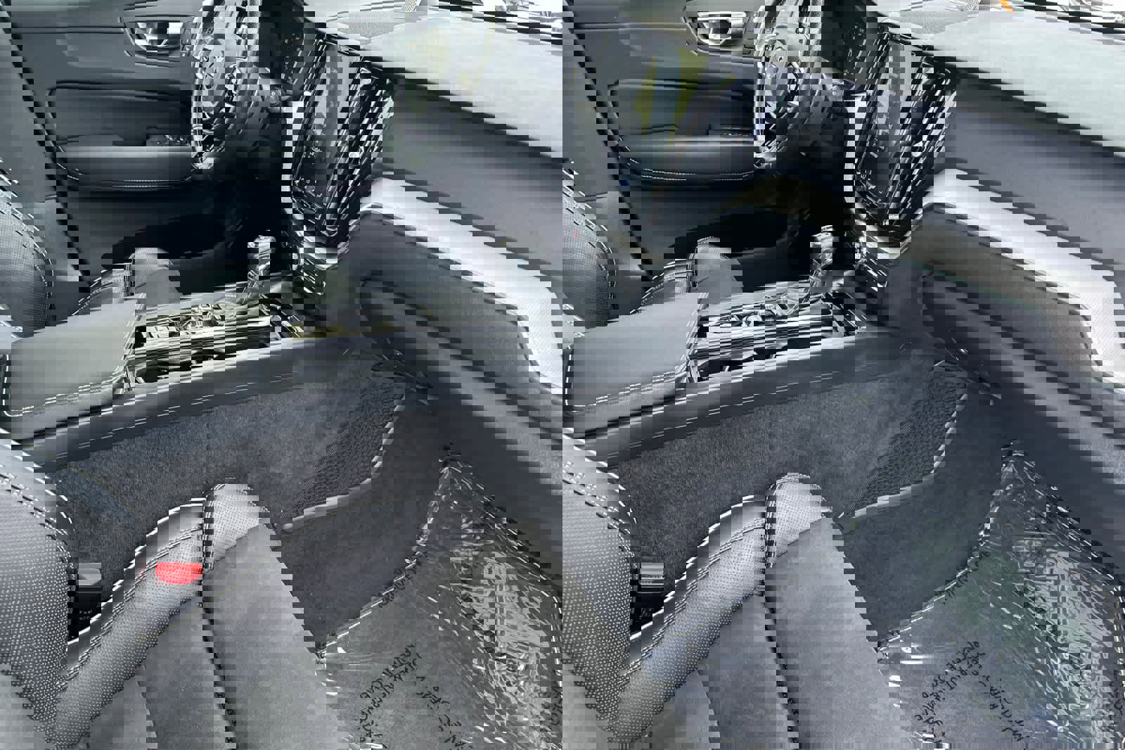 Used 2019 Volvo XC60 T5 R-Design image 18