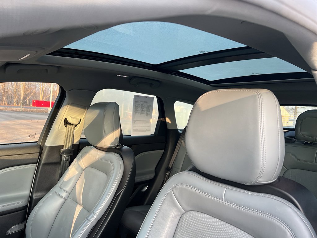 Used 2022 Lincoln Corsair Reserve w/ Equipment Group 201A image 16