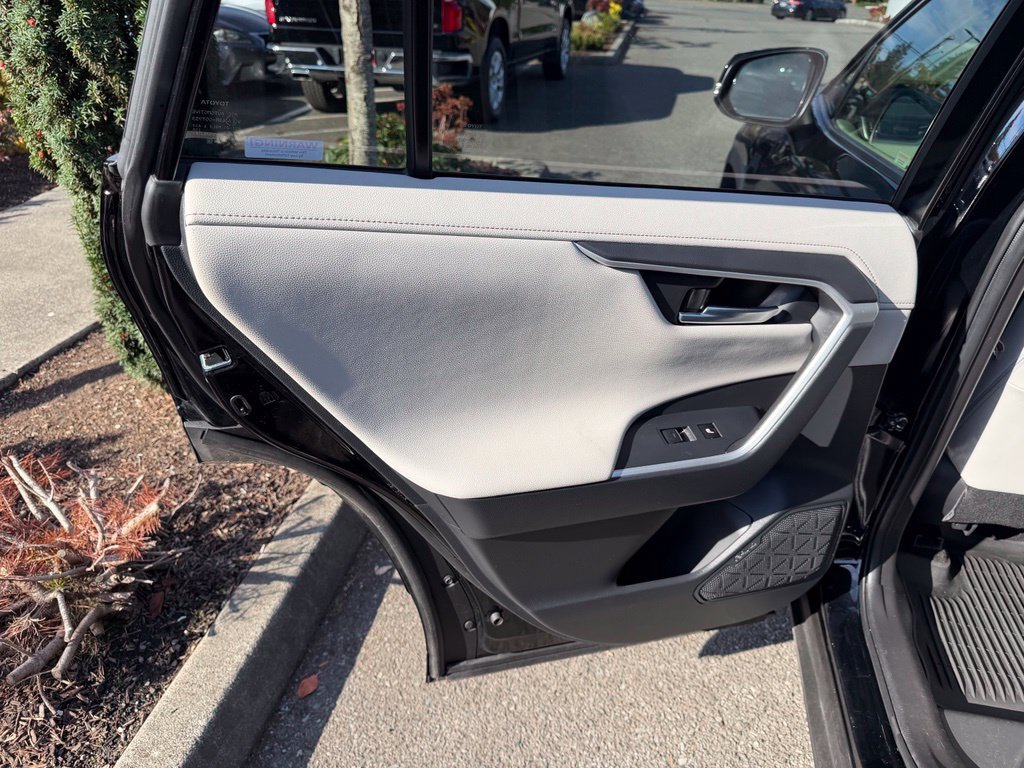 Certified 2022 Toyota RAV4 Limited AWD/4WD image 15